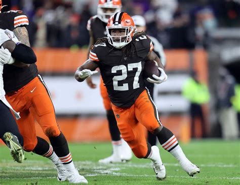 Kareem Hunt works out for Browns Tuesday in wake of Nick Chubb’s knee ...