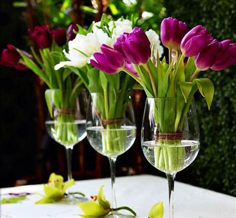 Easter table decor. Tulips | Wine glass centerpieces, Centerpieces ...