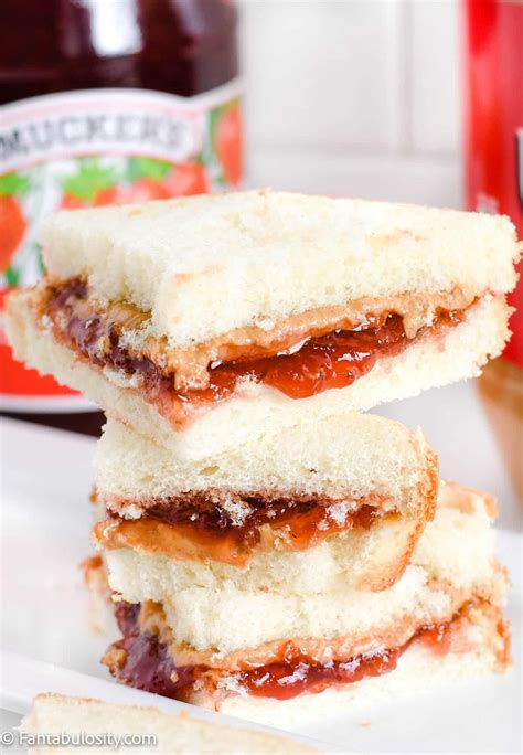 How to Make a Peanut Butter and Jelly (The Right Way!)