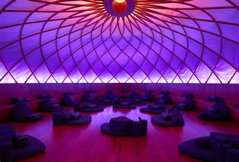 Inside a Surprising New Meditation Center that Appeals to Even the Most High-Strung Fashion ...