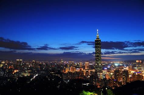 The most magnificent scenery of Taiwan! :) Embrace the sky and city! | Wonderful places ...