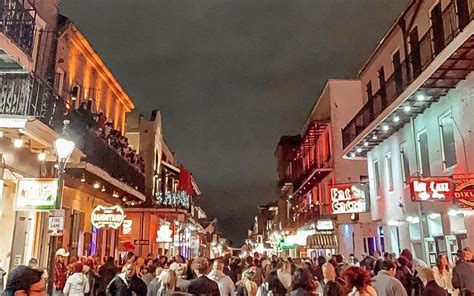 A Beginner's Guide To Bourbon St | Bourbon street, Visit new orleans ...