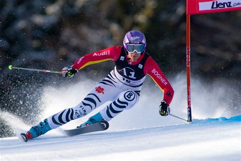 How Do the Gates in Slalom Skiing Work? - Ski Junket