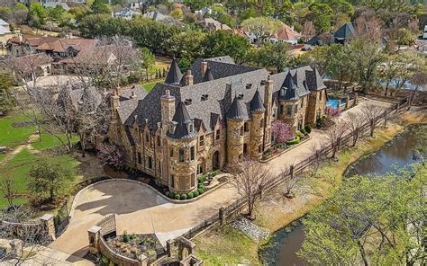 A Look Inside a Texas Mansion Fit for Royalty