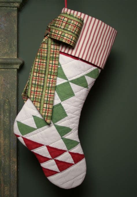 love how simple this pattern is | Fabric ornaments, Xmas ornaments, Quilt sewing