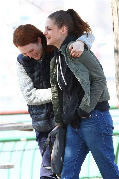 Kristen Stewart & Julianne Moore – Still Alice Set Photos, March 2015 – celebsla.com