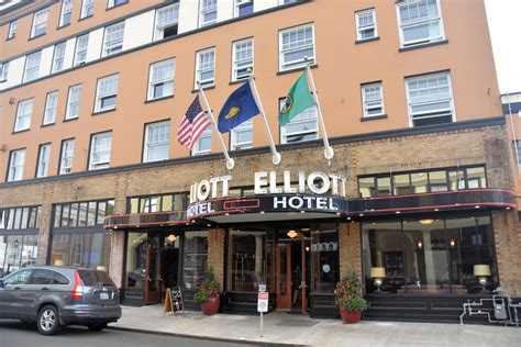 Hotel Elliott Astoria - Views, Luxury and Oregon History