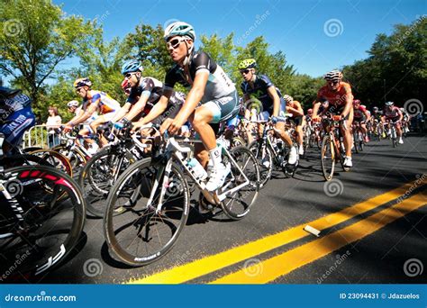 The Peloton racing editorial photo. Image of effort, challenge - 23094431