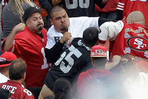 Unruly NFL fans sent to online behavior class | WTOP