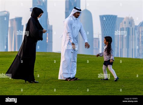 Qatari Family Group, Doha, Qatar Stock Photo: 94378366 - Alamy