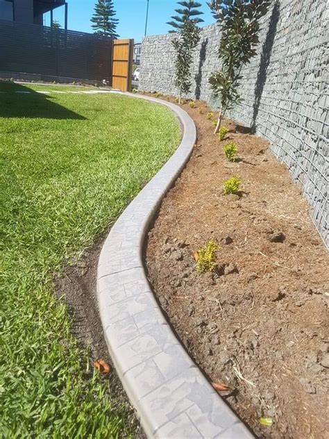 Kwik Kerb by Buckley | Continuous concrete edging | Concrete garden edging, Garden kerbing ideas ...