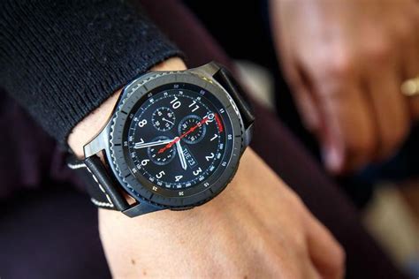 Smart watches Samsung Gear S4 will receive a strap with built-in battery and a fingerprint ...