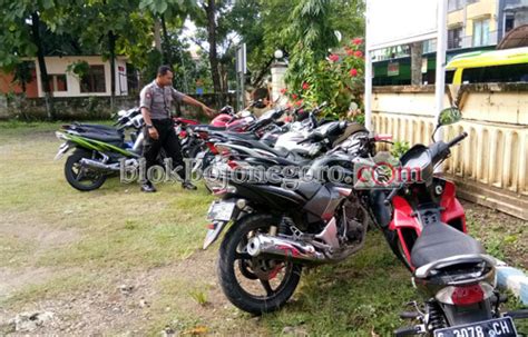 Parkir Sembarangan di Luar Sekolah, Motor Pelajar Dirazia