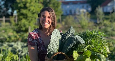 Agnès, plant ecologist, on how to become self-sufficient and the skills of using herbs ...