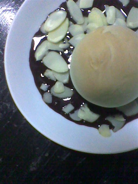 ALL i WANNA DO is BAKE!: Sputnik or Putok Bread in Chocolate Sauce and ...