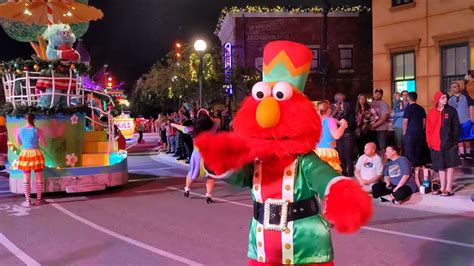 Sesame Street Nighttime Christmas Parade SeaWorld Orlando - YouTube