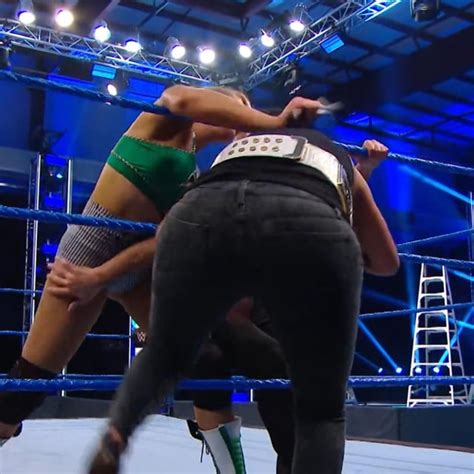 Bayley smackdown leather pants 🍑🍑🍑 : r/BayleyBooty