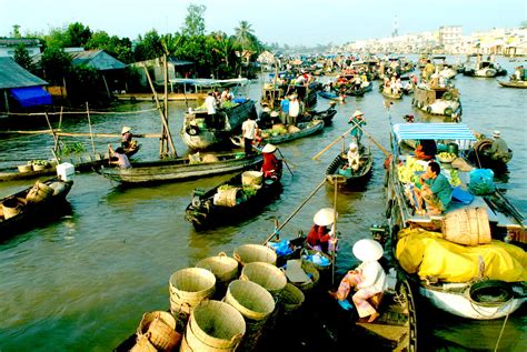 Top famous floating markets to visit in Mekong delta