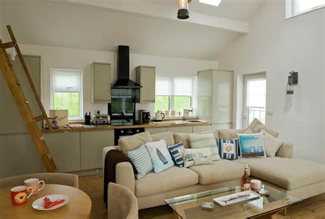 Top 10 Beachfront Cottages In Wales, UK - Updated 2024 | Trip101