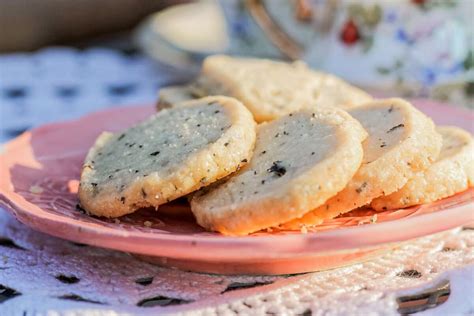 Vegan Shortbread Cookies | Hilda's Kitchen Blog