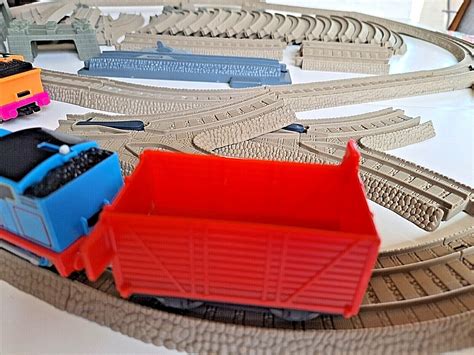 THOMAS the TRAIN TRACKMASTER TRAIN SET Track Trains 55 Pieces Tested ...