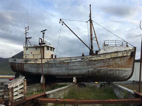 Abandoned fishing boat in Siglufjörður, Iceland [4032x3024] | Fishing boats, Boat, Sailing