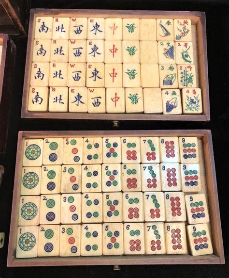 Lot - VINTAGE BONE AND BAMBOO MAHJONG SET, CASE MEASURES 9.5in x 7in x 6in