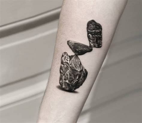 Rock balancing tattoo by Guillaume Martins | Photo 31705