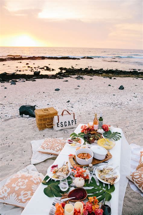 A Tropical Thanksgiving – Holiday Gathering on elanaloo.com | Beach picnic party, Beach picnic ...