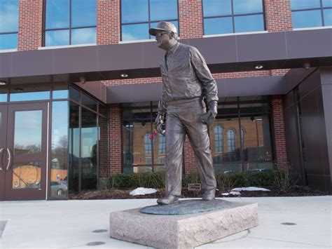 Mitten State Sports Report: Bo Schembechler Statue