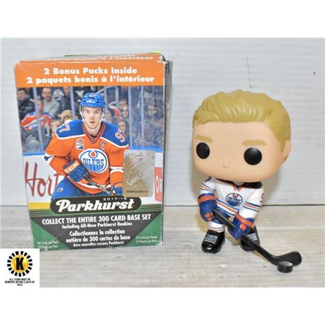 FUNKO MCDAVID + HOCKEY CARDS