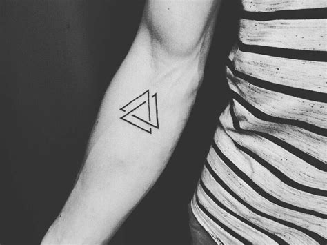 Pin en photography | Tatuaje de triangulo, Tattoos triangulos, Tatuajes ...