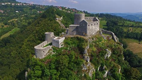 Timeless Beauty: An Unusual View of the Fortress in Srebrenik (video) - Sarajevo Times