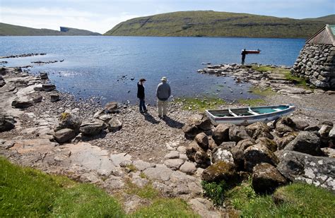 Lake Sorvagsvatn Hangs up Above Atlantic Ocean - YourAmazingPlaces.com