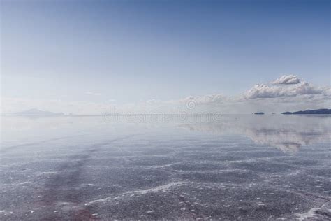 Reflections of Salar De Uyuni Stock Image - Image of infinity, andes: 230893811