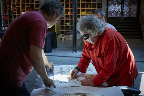 At 78, Glass Artist Dale Chihuly Is Adapting to New Challenges | Observer