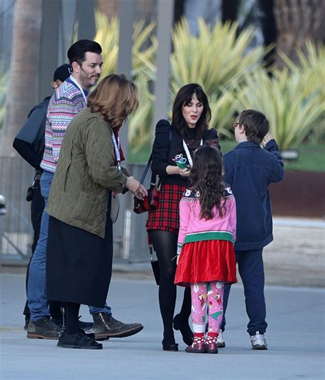 Zooey Deschanel & Jonathan Scott Take Her Kids To Museum: Photo – Hollywood Life