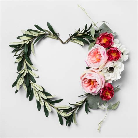 The 10 Best Valentine's Day Decorations For Under $10 From Target