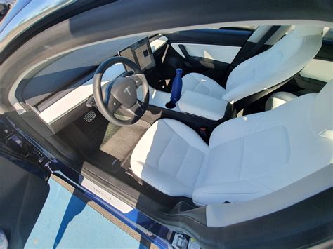 Tesla Model 3 White Interior Pictures / Model 3 White Interior Actually Looks Very Nice Torque ...