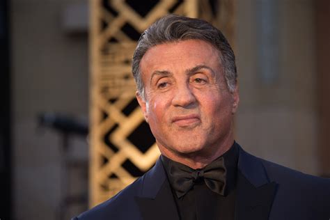 Sylvester Stallone é acusado de abusar sexualmente de fã de 16 anos, segundo jornal – Virgula