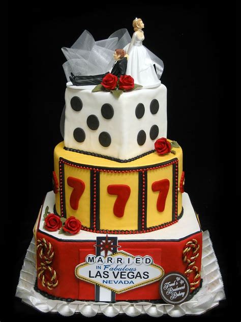 Las Vegas Themed Wedding Cakes | Freed's Bakery | | Vegas wedding cakes, Vegas cake, Wedding ...