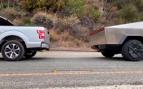 Tesla Cybertruck VS Ford F-150: una nueva versión de la bella y la bestia