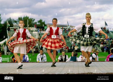 Traditional Scottish Highland dancing contest at the Braemar Stock Photo: 1954347 - Alamy