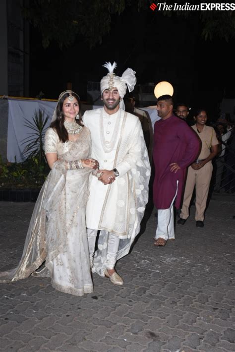 Alia Bhatt-Ranbir Kapoor Wedding First Pics: Alia Ranbir Ties the Knot, Alia Wedding Photos ...