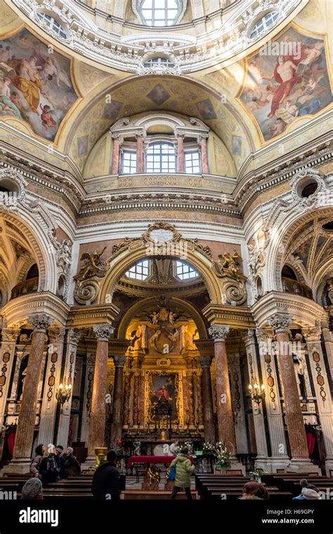 Royal Church of San Lorenzo interior in Turin, Italy Stock Photo - Alamy