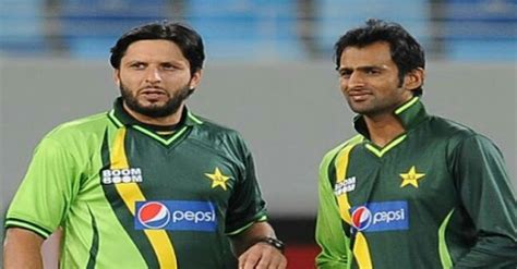 Who is the captain for team Islamabad United?