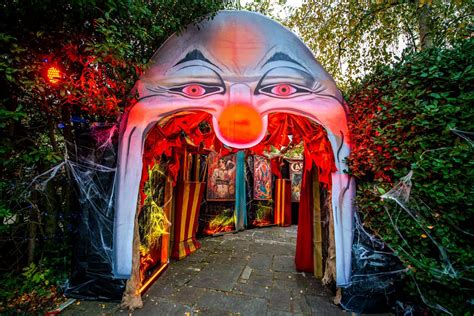 Horror Circus entrance arch | Halloween circus, Scary halloween, Scary carnival