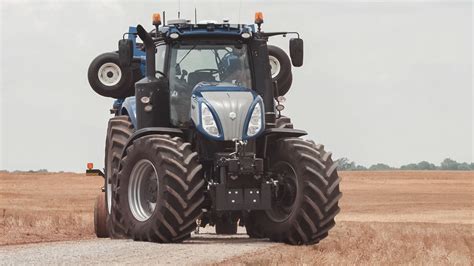 New Holland Unveils Autonomous Tractor | Potato Grower Magazine