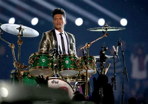 Opinion: Bruno Mars gives underwhelming performance in Super Bowl ...