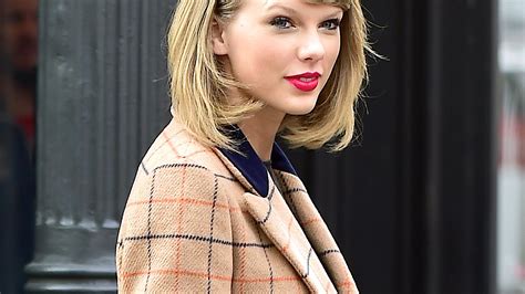 Taylor Swift Owns the Headband Trend in the Most Adorable Way: Photos ...